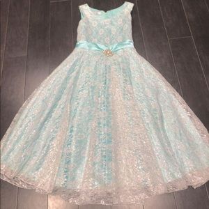 Girls size 14 dress🏷